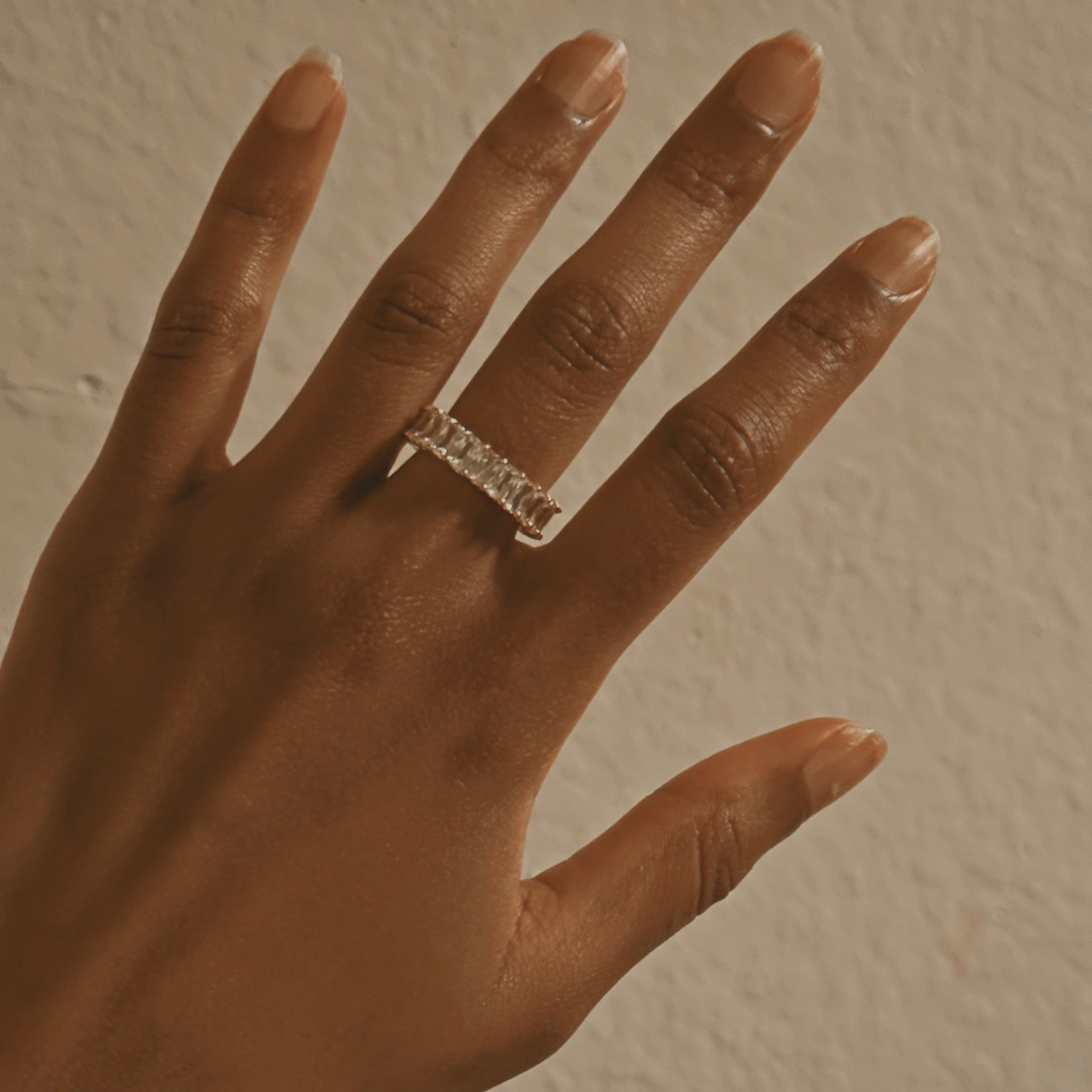 baguette diamond wedding band